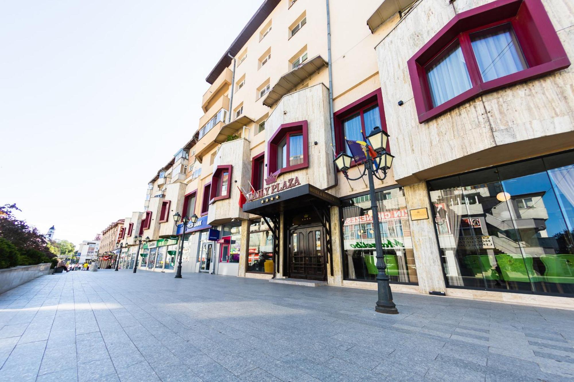 Daily Plaza Hotel Suceava Exterior foto
